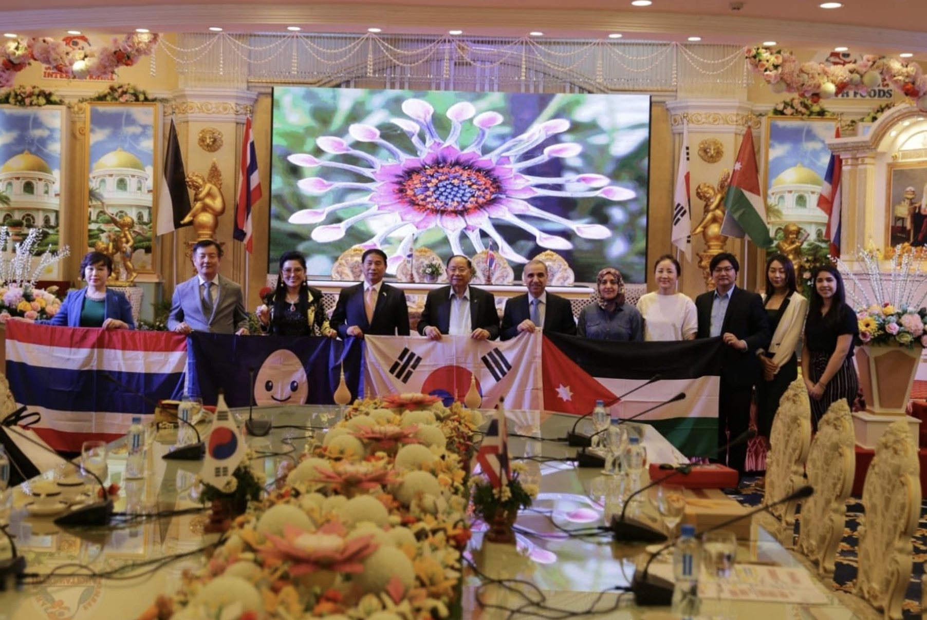 News: Moon Yong Jo Leads Global Change with Young Entrepreneurs in Thailand.